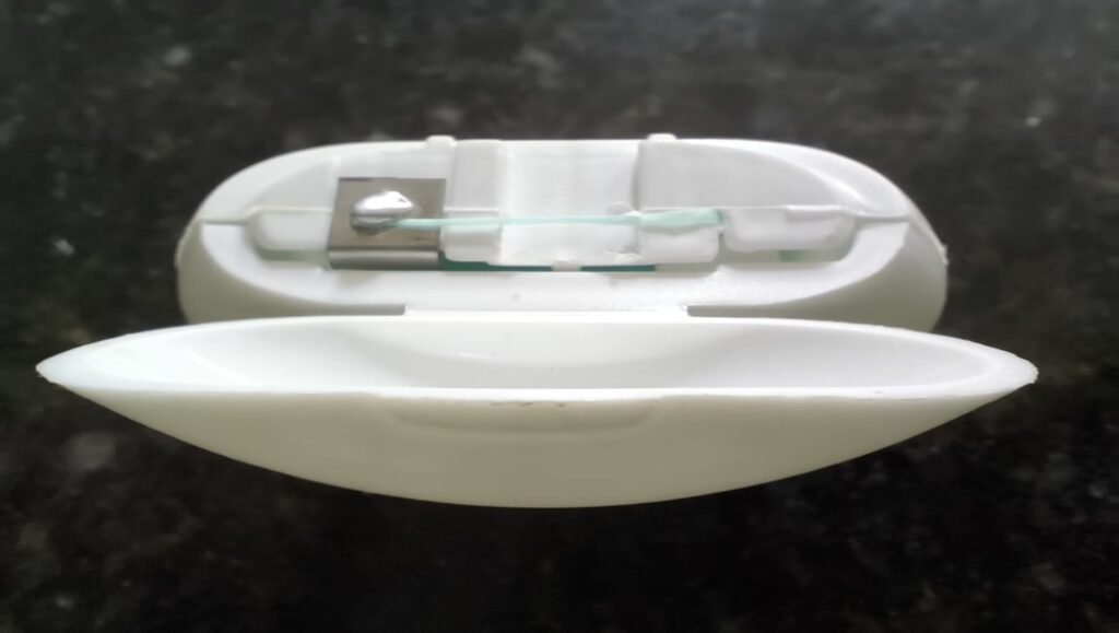 embalagem branca de fio dental